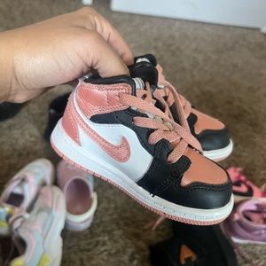 Jordan 1 Peach
